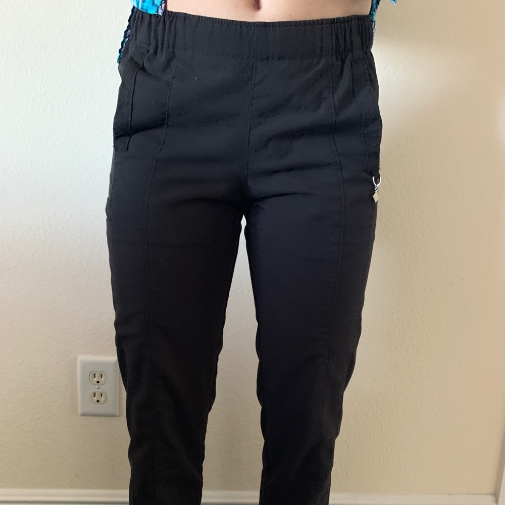 Black Vera Bradley scrub pants